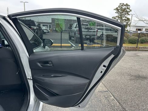Used 2022 Toyota Corolla LE image 27
