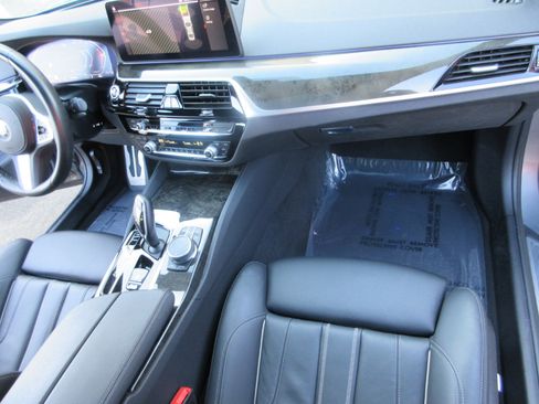 Used 2023 BMW 540i w/ M Sport Package image 30