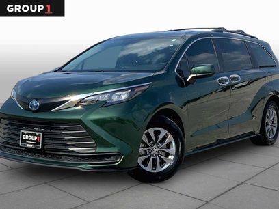 Used 2025 Toyota Sienna LE