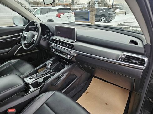 Used 2022 Kia Telluride S image 10