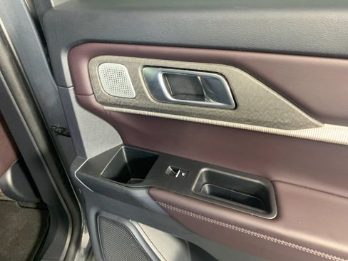 Used 2025 Ford Explorer Platinum RWD image 36