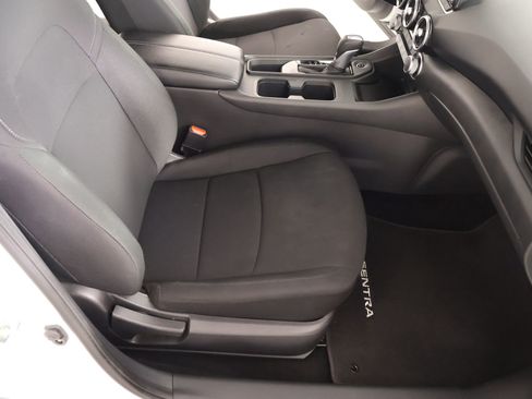 Used 2025 Nissan Sentra S image 12