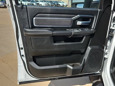 Used 2025 RAM 2500 Big Horn AWD/4WD image 12