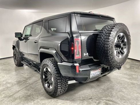 Used 2024 GMC Hummer EV 2X w/ Extreme Off-Road Package image 6
