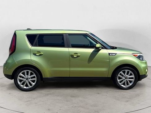 Used 2017 Kia Soul + FWD image 4