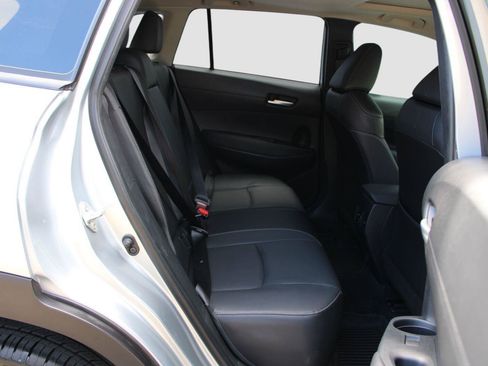 Used 2022 Toyota Corolla Cross XLE w/ Convenience Package FWD image 39
