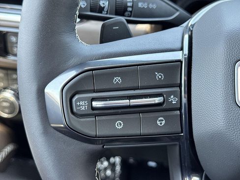 New 2026 GMC Yukon XL Denali Ultimate AWD/4WD image 9