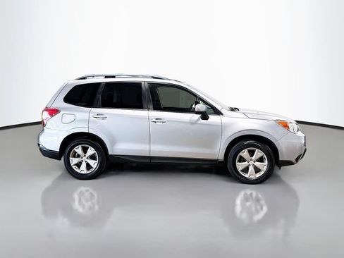 Used 2016 Subaru Forester 2.5i Premium w/ All-Weather Package AWD/4WD image 5