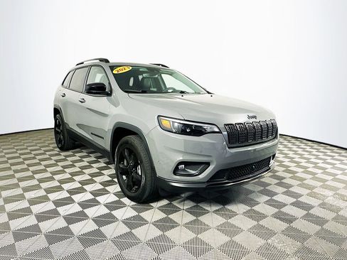 Certified 2023 Jeep Cherokee Altitude Lux w/ Lux Elite Package image 2
