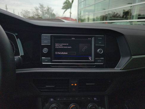 Used 2019 Volkswagen Jetta SE image 22