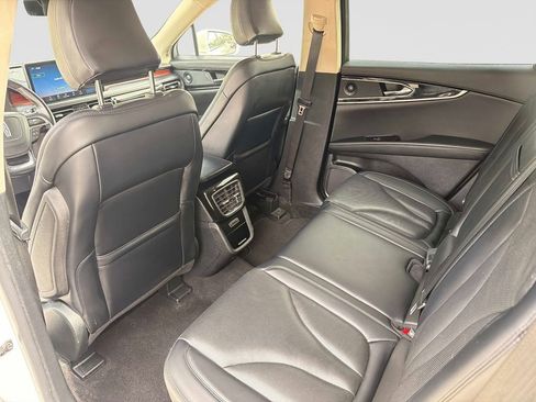 Used 2022 Lincoln Nautilus Reserve AWD/4WD image 14