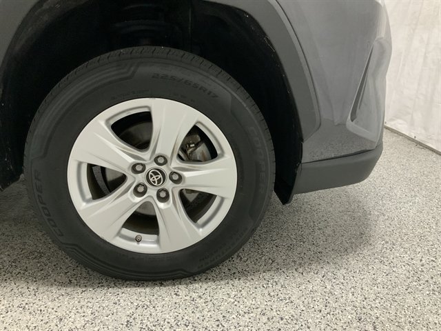 Used 2021 Toyota RAV4 LE AWD/4WD image 13