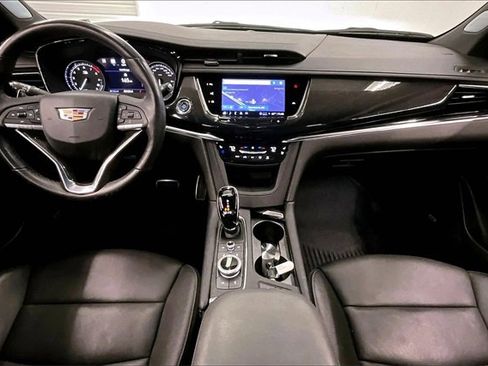 Used 2024 Cadillac XT6 Sport w/ Technology Package image 15