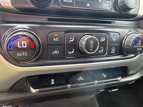 Used 2015 GMC Sierra 1500 SLE w/ SLE Value Package AWD/4WD image 11