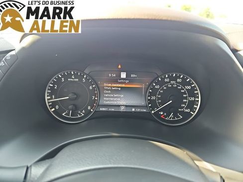 Used 2023 Nissan Armada Platinum w/ Captain's Chairs Package RWD image 11