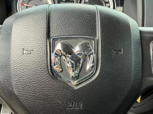Used 2019 RAM 1500 Classic SLT AWD/4WD image 16