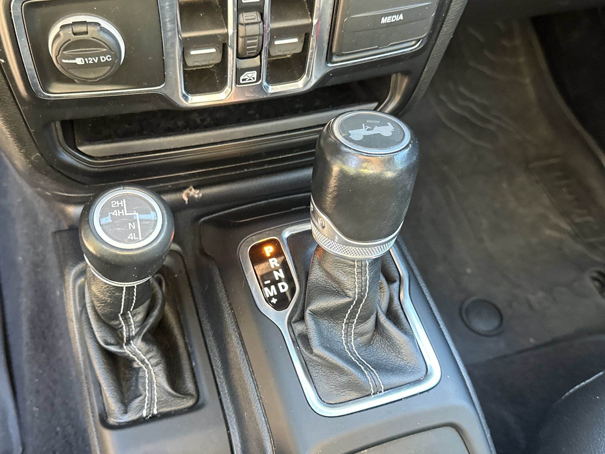 Used 2021 Jeep Wrangler Unlimited Sahara w/ Dual Top Group AWD/4WD image 29