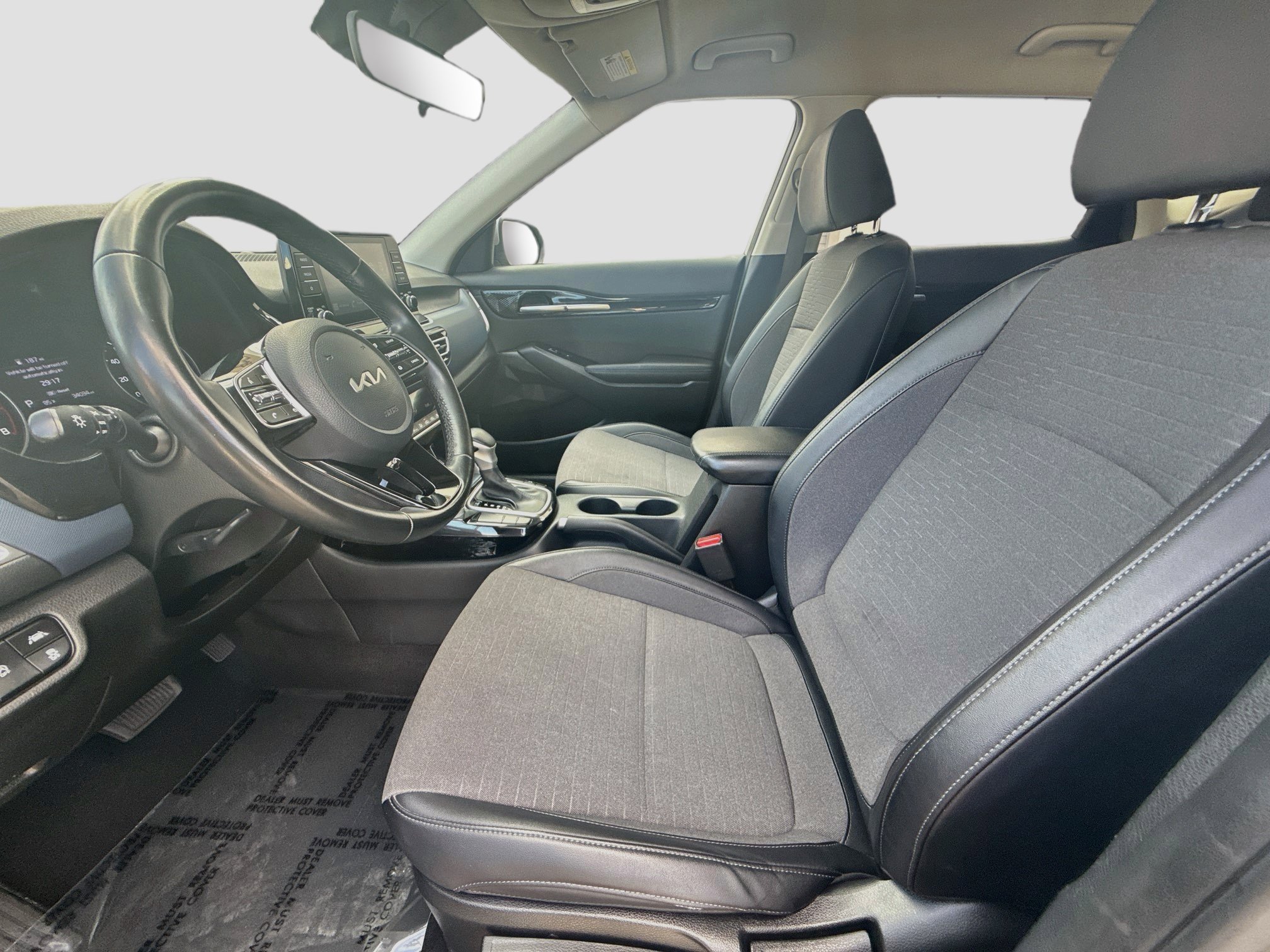 Used 2023 Kia Seltos S FWD image 16