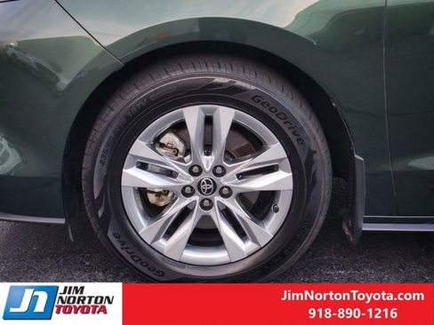 Used 2025 Toyota Sienna Limited AWD/4WD image 13