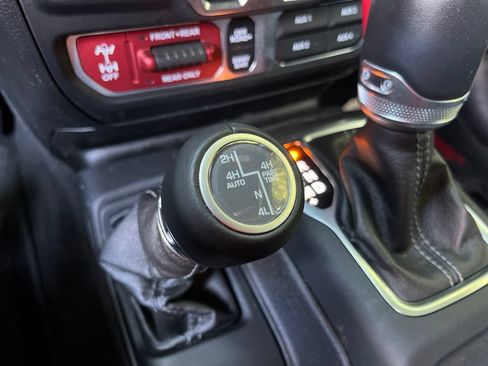 Used 2024 Jeep Wrangler Unlimited Rubicon 4xe AWD/4WD image 39
