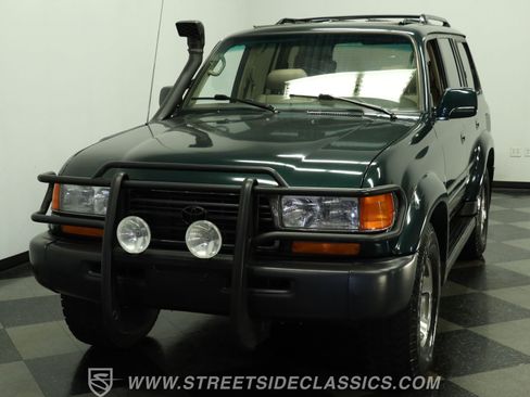 Used 1997 Toyota Land Cruiser w/ Collector's Edition Pkg AWD/4WD image 17