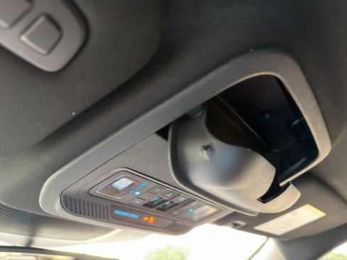 Used 2023 Ford Explorer King Ranch w/ Technology Package RWD image 17