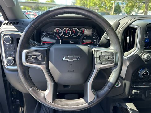 Used 2022 Chevrolet Silverado 1500 LT Trail Boss w/ LT Trail Boss Premium Package AWD/4WD image 14