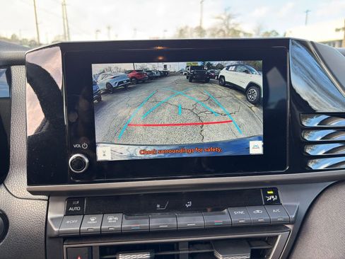 Used 2025 Toyota Camry LE image 17