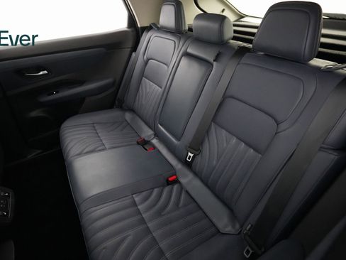 Used 2024 Nissan Ariya Platinum + image 8