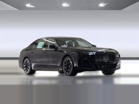 Certified 2023 BMW 740i w/ Parking Assistance Package RWD image 6