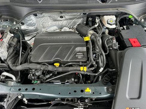 Used 2025 Chevrolet Trax LT w/ Driver Confidence Package image 53