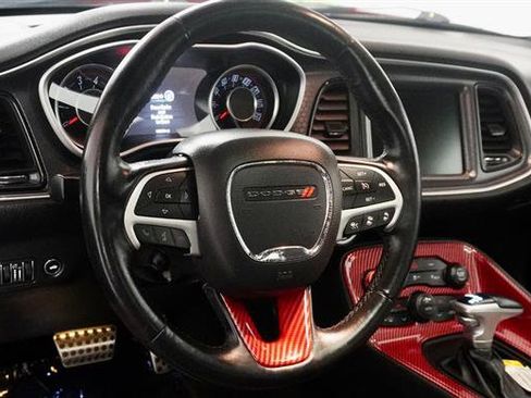 Used 2015 Dodge Challenger SXT Plus w/ Premium Sound Group image 10