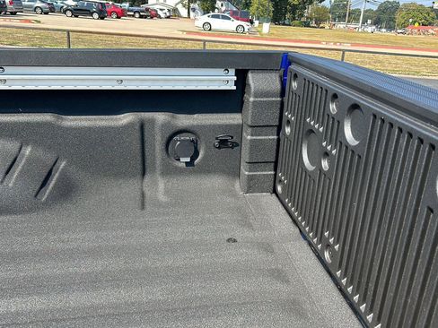 New 2026 Nissan Frontier PRO-4X w/ Pro-4x Convenience Package image 13