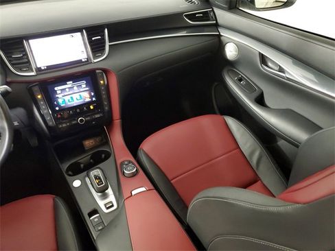 Used 2023 INFINITI QX50 Sport image 17