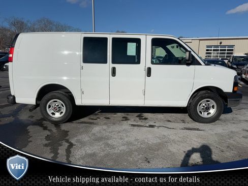 Used 2016 GMC Savana 2500 Work Van w/ Chrome Appearance Package image 9