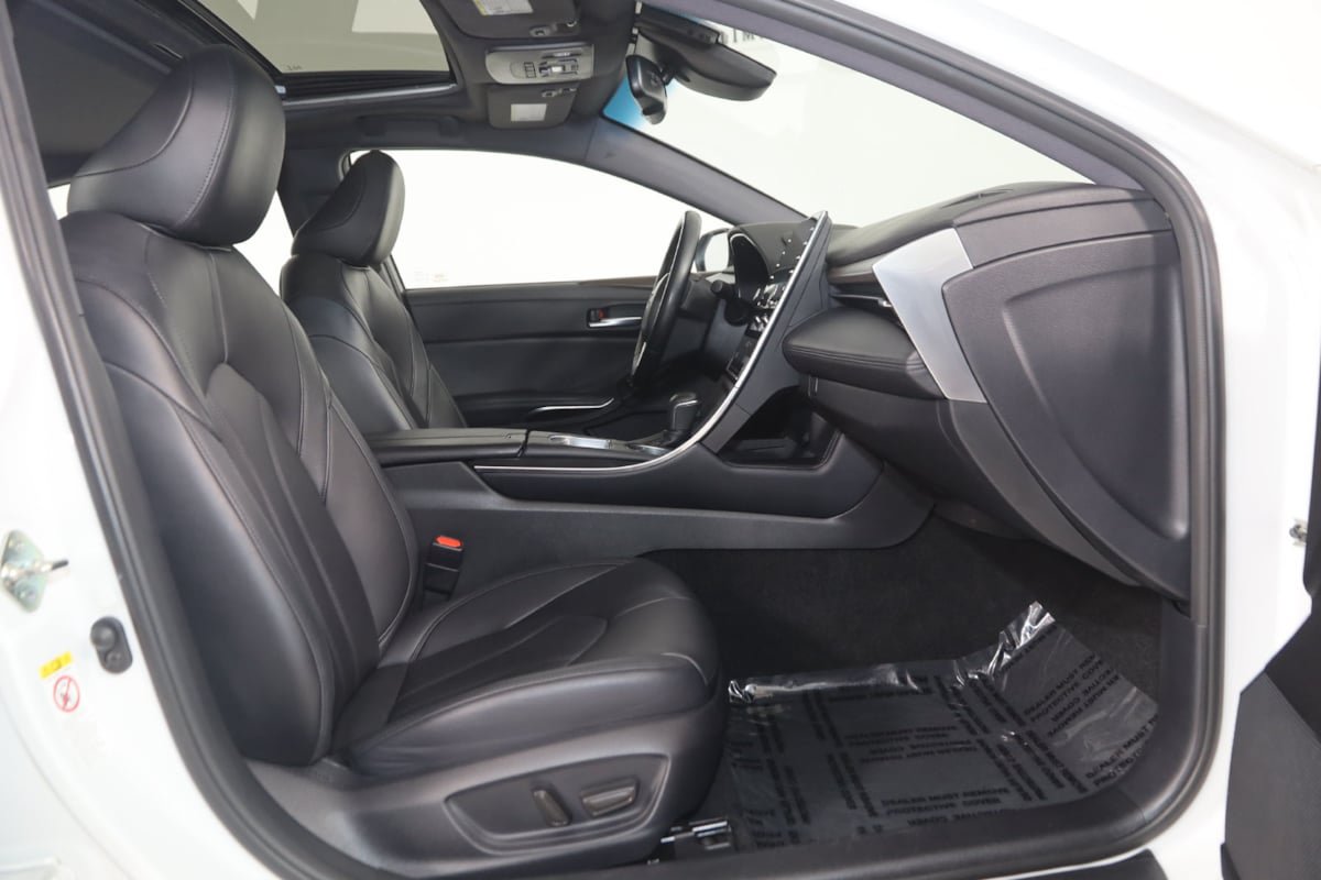 Used 2019 Toyota Avalon XLE w/ Moonroof Package FWD image 12