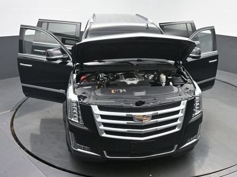 Used 2018 Cadillac Escalade ESV 4WD image 62