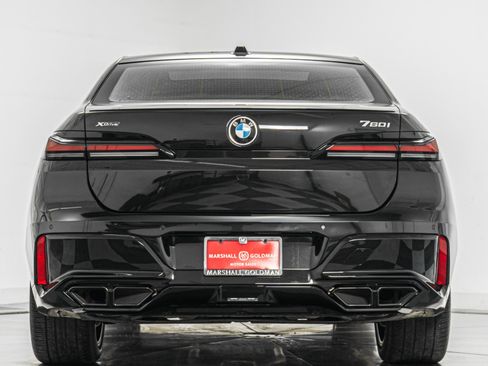 Used 2023 BMW 760i xDrive w/ Parking Assistance Package AWD/4WD image 8