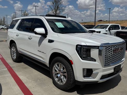 Used 2024 GMC Yukon Denali w/ LPO, Floor Liner Package AWD/4WD image 7