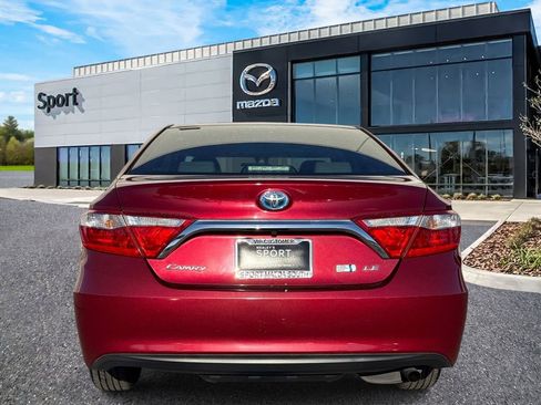 Used 2016 Toyota Camry LE image 4