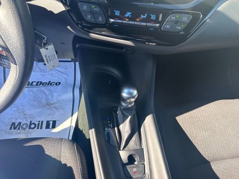Used 2019 Toyota C-HR LE image 22
