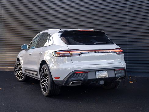 Certified 2025 Porsche Macan image 3