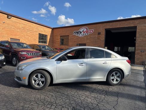 Used 2014 Chevrolet Cruze LT image 4