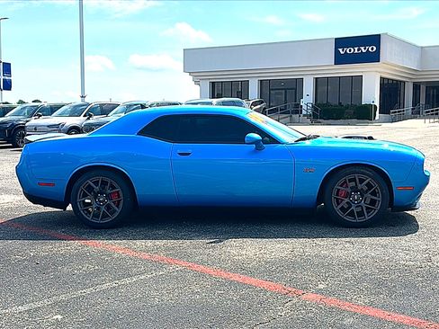 Used 2018 Dodge Challenger R/T Plus RWD image 10