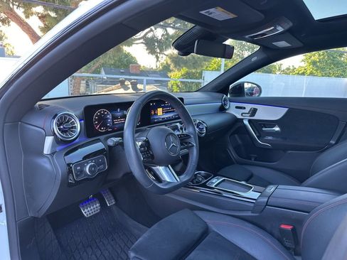 Used 2025 Mercedes-Benz CLA 250 image 8