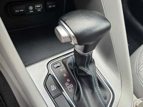 Used 2018 Kia Niro LX image 17