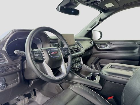 Used 2023 GMC Yukon SLT image 9
