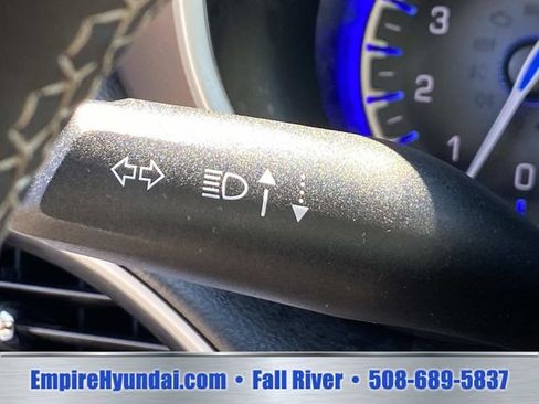 Used 2023 Chrysler Voyager LX FWD image 15