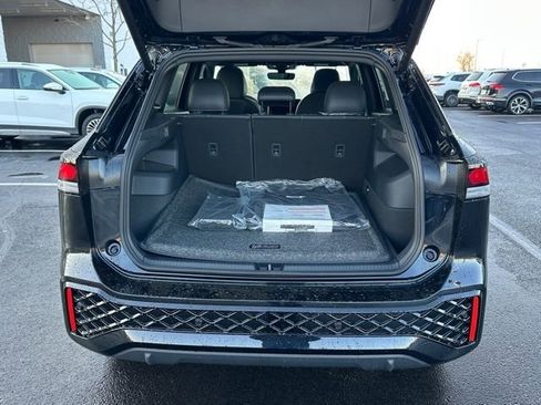 New 2026 Volkswagen Tiguan SE R-Line image 16