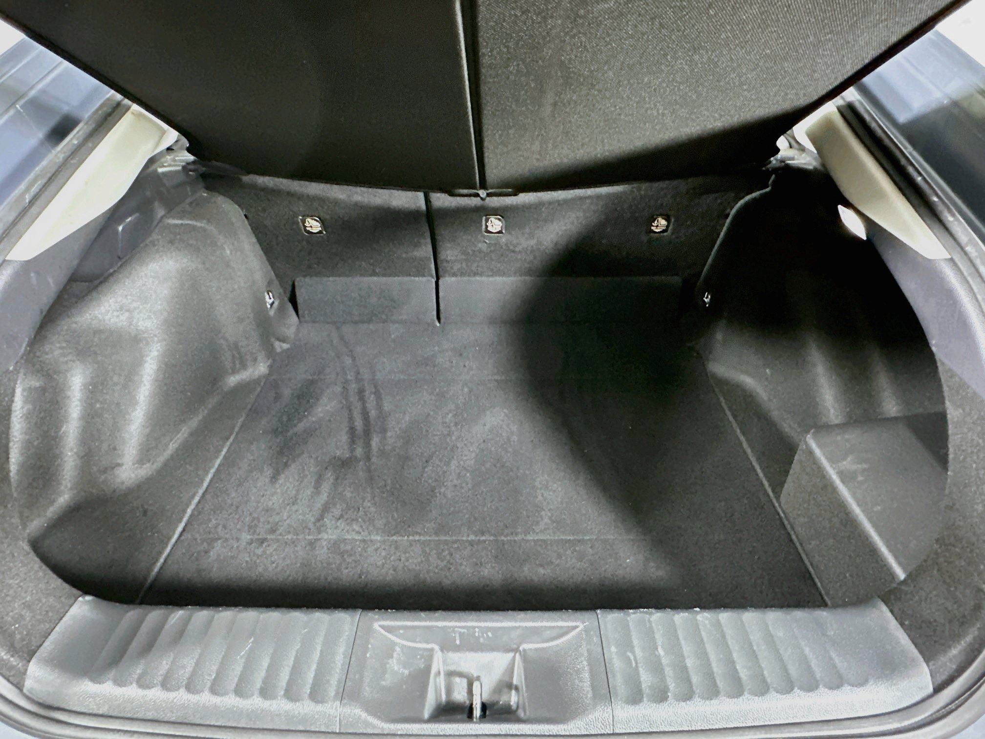 Used 2025 Toyota Prius LE FWD image 27